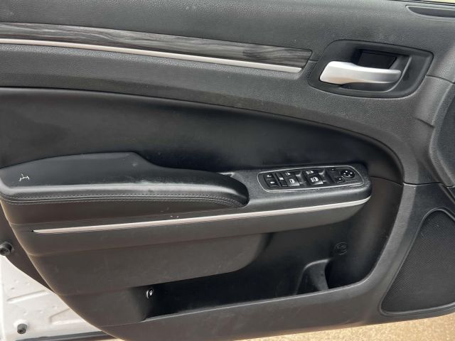 2019 Chrysler 300 Touring RWD