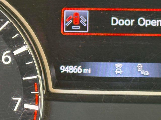 2019 Nissan Pathfinder SV 2019 Nissan Pathfinder SV