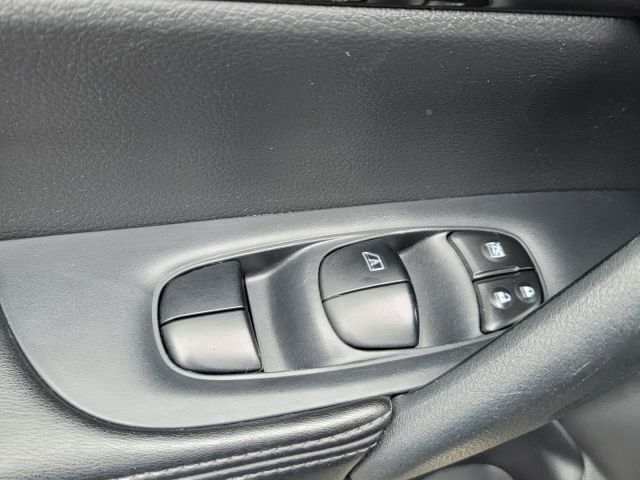 2019 Nissan Rogue AWD S