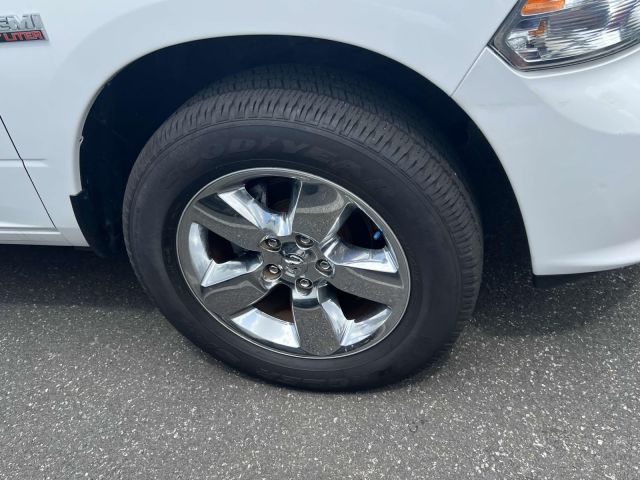 2019 Ram 1500 Classic Express 4x4 Quad Cab 64 Box
