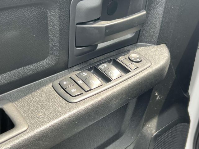 2019 Ram 1500 Classic Express 4x4 Quad Cab 64 Box
