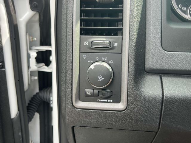2019 Ram 1500 Classic Express 4x4 Quad Cab 64 Box