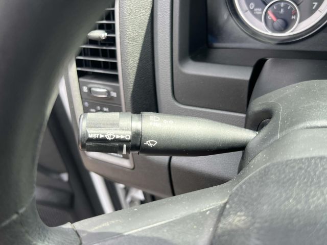 2019 Ram 1500 Classic Express 4x4 Quad Cab 64 Box