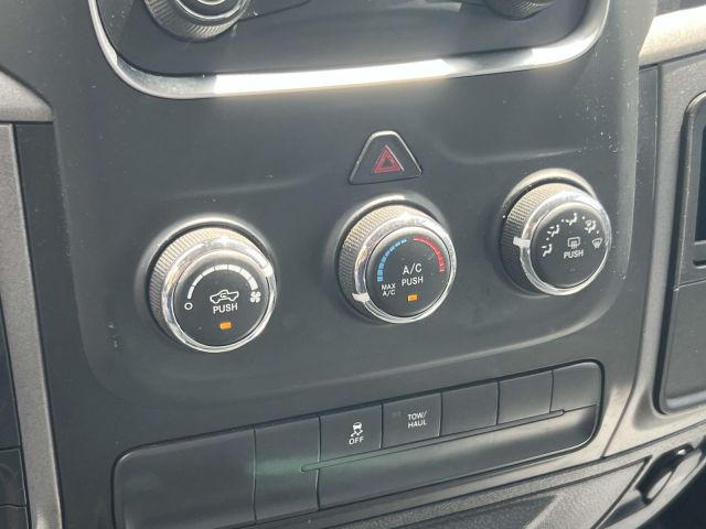 2019 Ram 1500 Classic Express 4x4 Quad Cab 64 Box