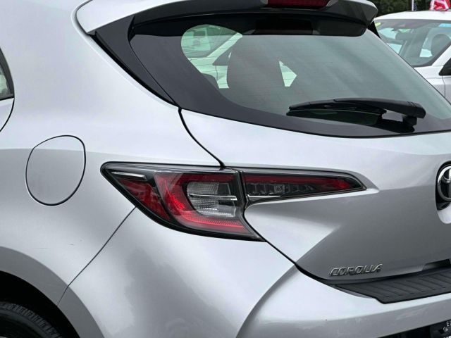 2019 Toyota Corolla Hatchback SE Manual (Natl)