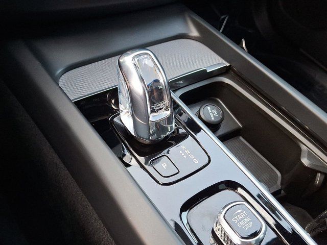 2019 Volvo XC60 R-Design
