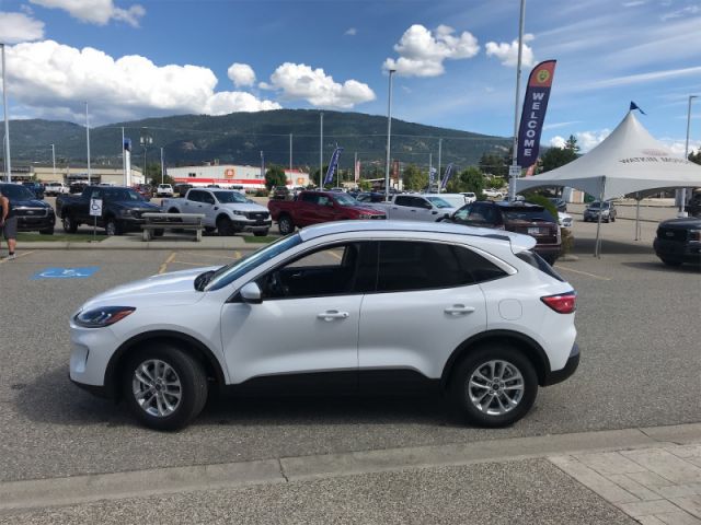 2020 Ford Escape SE 4WD Oxford White, 181HP 1.5L 3 ...