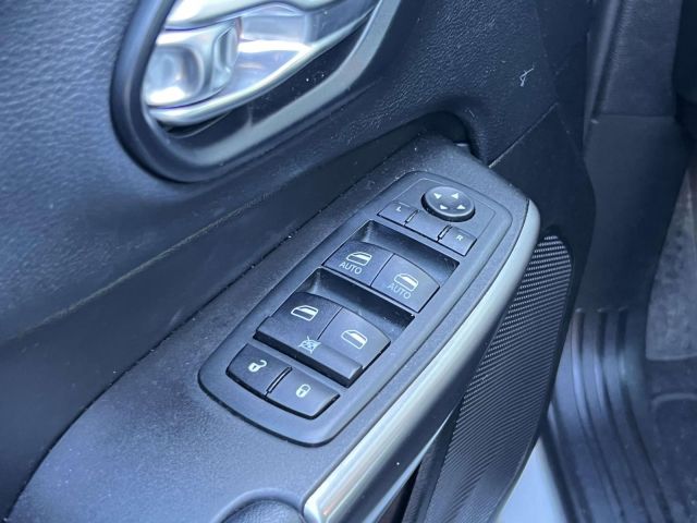 2020 Jeep Cherokee Latitude Plus 4x4 2020 Jeep Cherokee Latitude Plus 4x4