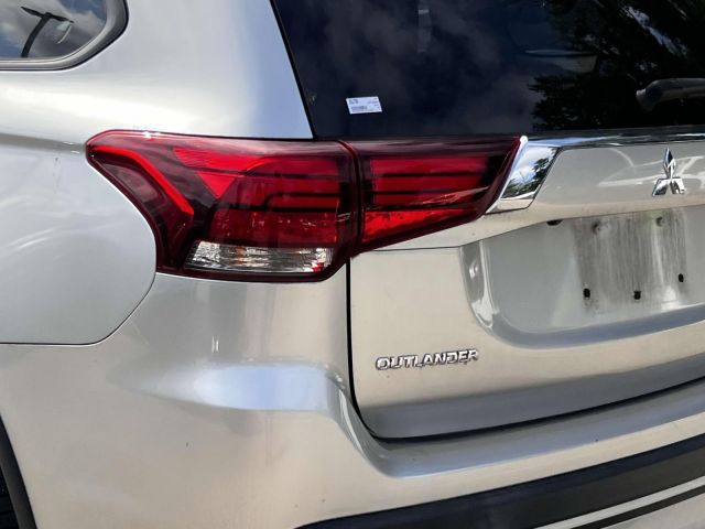 2020 Mitsubishi Outlander ES S-AWC