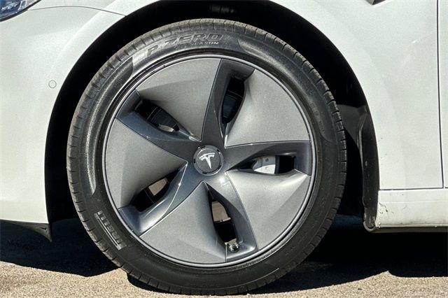 2020 Tesla Model 3 Standard Range Plus 2020 Tesla Model 3 Standard Range Plus