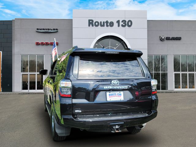 2020 Toyota 4Runner SR5 4WD (Natl) 2020 Toyota 4Runner SR5 4WD (Natl)