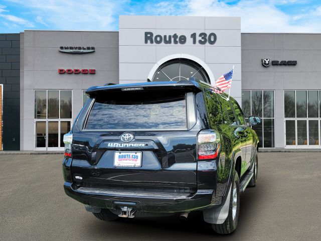 2020 Toyota 4Runner SR5 4WD (Natl) 2020 Toyota 4Runner SR5 4WD (Natl)