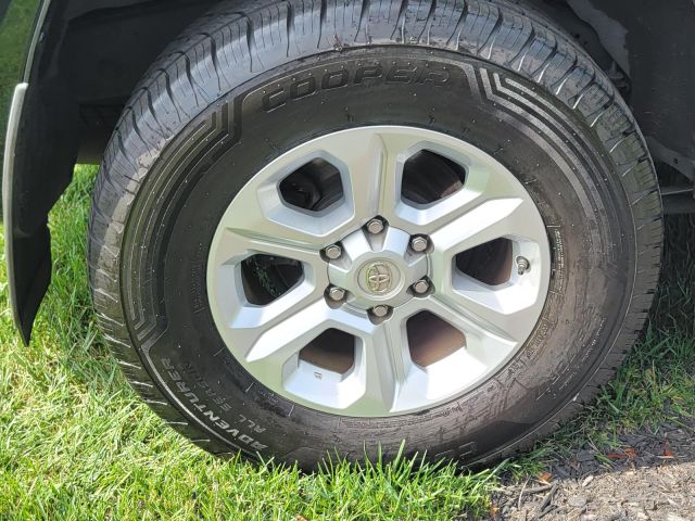 2020 Toyota 4Runner SR5 4WD (Natl) 2020 Toyota 4Runner SR5 4WD (Natl)