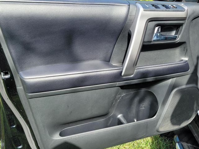 2020 Toyota 4Runner SR5 4WD (Natl) 2020 Toyota 4Runner SR5 4WD (Natl)