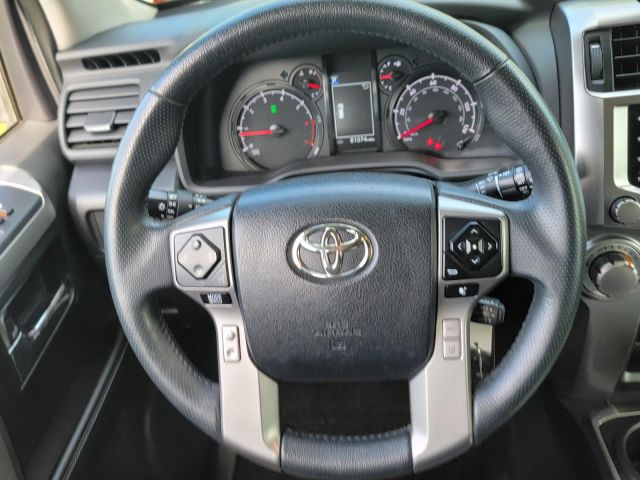 2020 Toyota 4Runner SR5 4WD (Natl) 2020 Toyota 4Runner SR5 4WD (Natl)