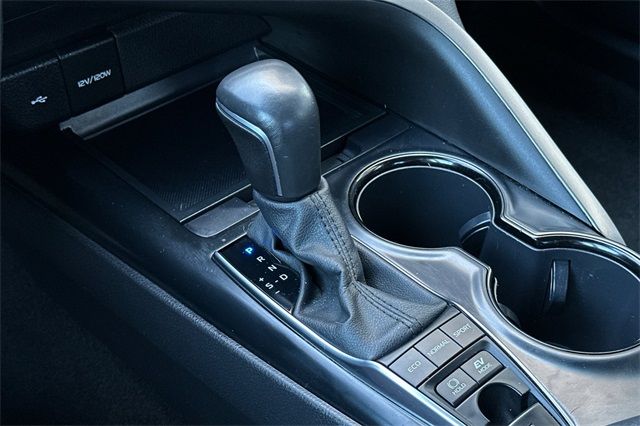 2020 Toyota Camry Hybrid SE 2020 Toyota Camry Hybrid SE