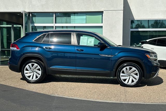 2020 Volkswagen Atlas Cross Sport photo 2