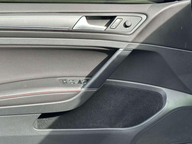 2020 Volkswagen Golf GTI 2.0T SE DSG 2020 Volkswagen Golf GTI 2.0T SE DSG