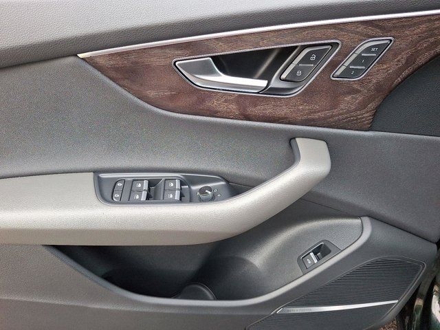 2021 Audi Q8 Premium Plus