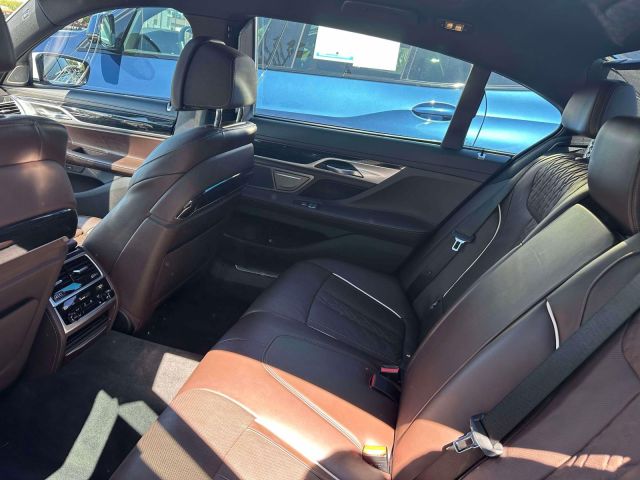 2021 BMW 7 Series 750i xDrive Sedan 2021 BMW 7 Series 750i xDrive Sedan