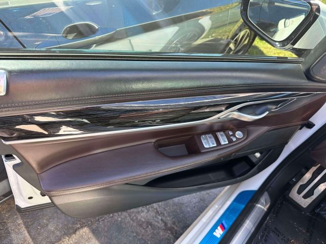 2021 BMW 7 Series 750i xDrive Sedan 2021 BMW 7 Series 750i xDrive Sedan