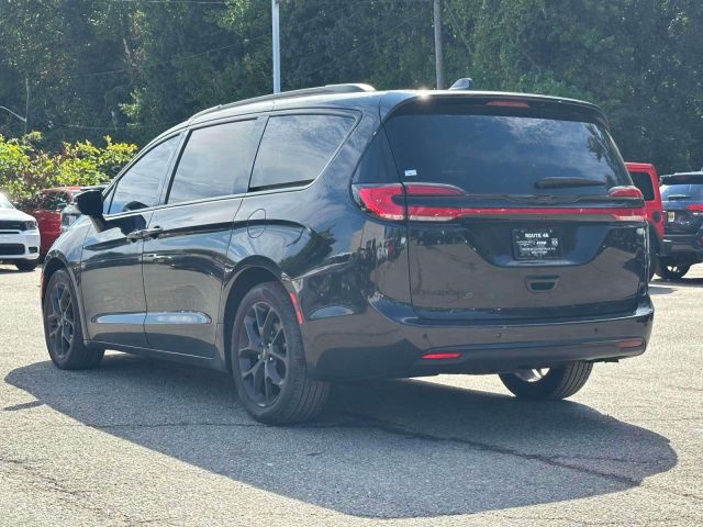 2021 Chrysler Pacifica Touring L FWD