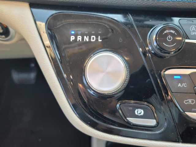 2021 Chrysler Pacifica Touring L FWD