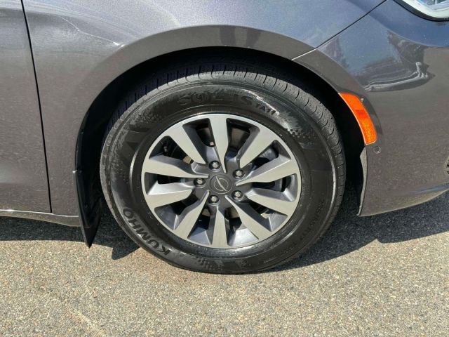 2021 Chrysler Pacifica Hybrid Touring L FWD