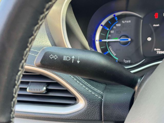 2021 Chrysler Pacifica Hybrid Touring L FWD
