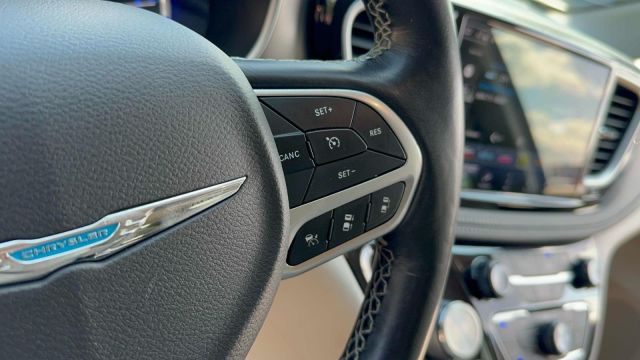 2021 Chrysler Pacifica Hybrid Touring L FWD