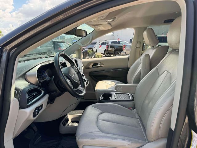 2021 Chrysler Pacifica Hybrid Touring L FWD