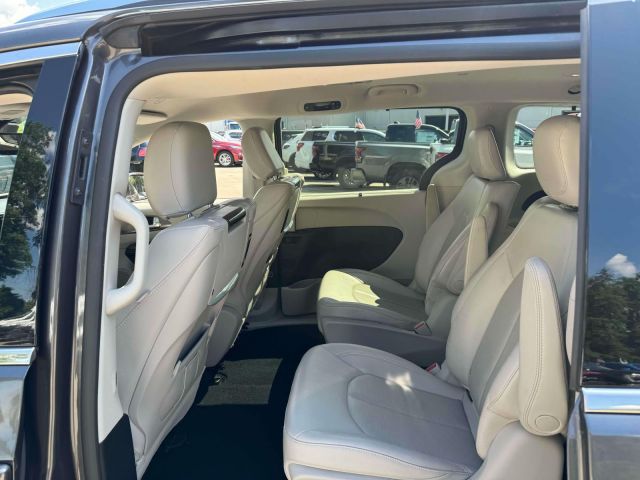 2021 Chrysler Pacifica Hybrid Touring L FWD