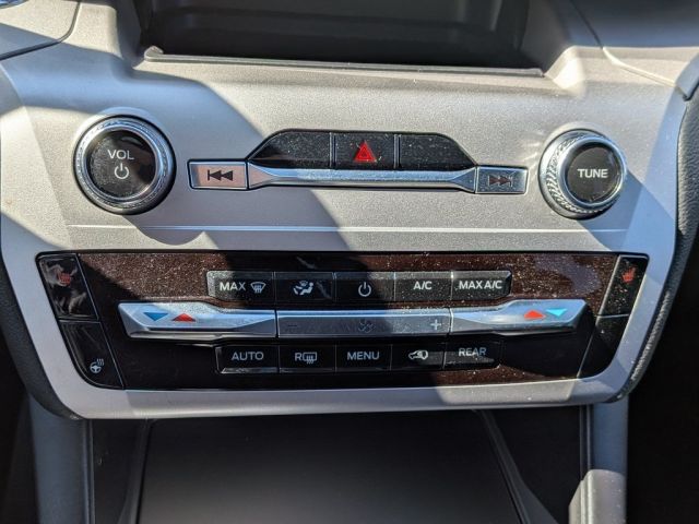 2021 Ford Explorer XLT 2021 Ford Explorer XLT