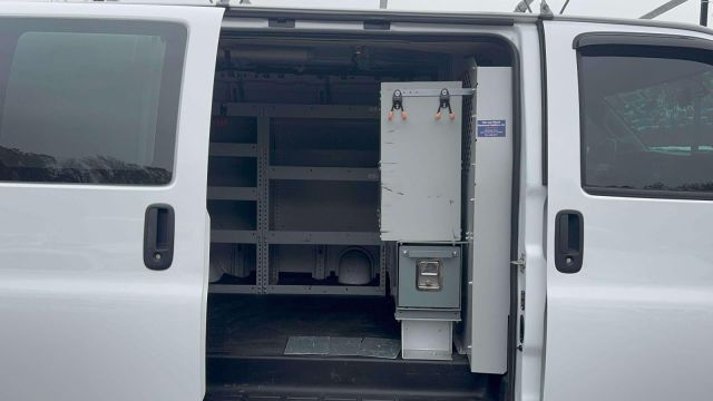 2021 GMC Savana Cargo Van RWD 2500 135 2021 GMC Savana Cargo Van RWD 2500 135