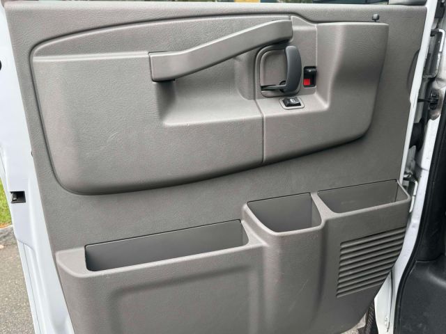 2021 GMC Savana Cargo Van RWD 2500 135 2021 GMC Savana Cargo Van RWD 2500 135