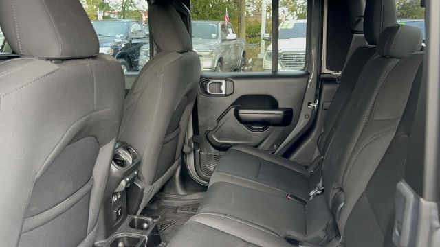 2021 Jeep Gladiator Willys 4x4