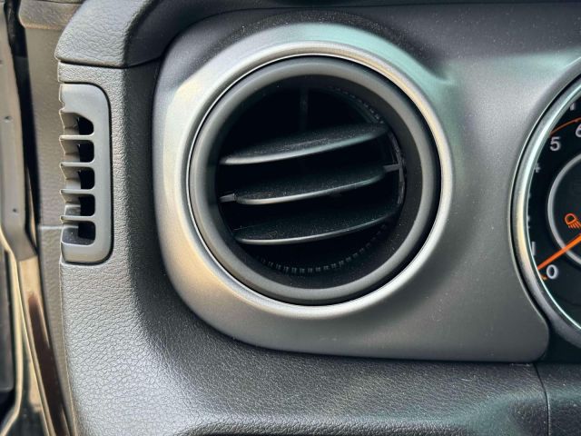 2021 Jeep Gladiator Willys 4x4