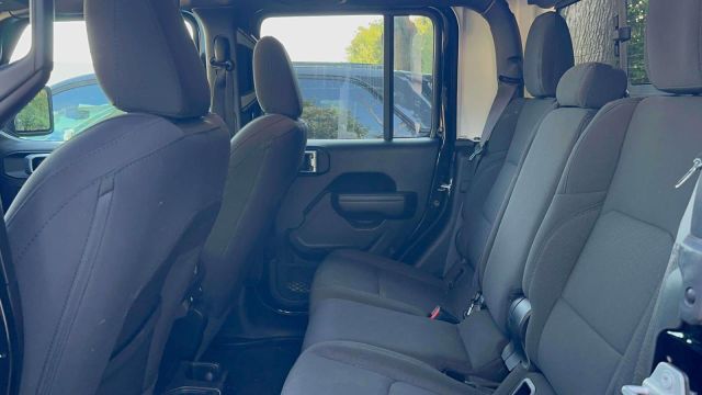 2021 Jeep Gladiator Willys 4x4