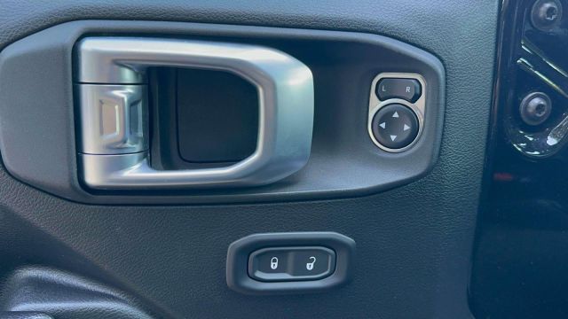 2021 Jeep Gladiator Willys 4x4