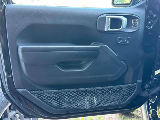 2021 Jeep Gladiator Willys 4x4