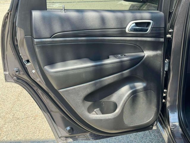 2021 Jeep Grand Cherokee Laredo X 4x4