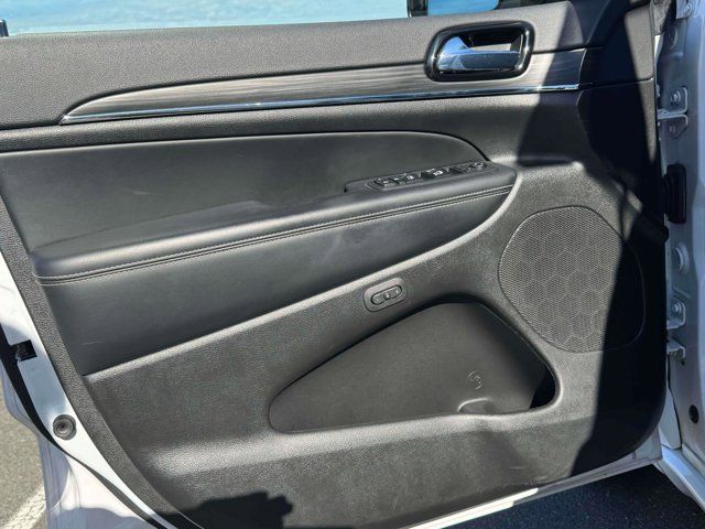 2021 Jeep Grand Cherokee 80th Anniversary 2021 Jeep Grand Cherokee 80th Anniversary