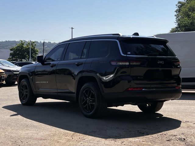 2021 Jeep Grand Cherokee L Laredo 4x4