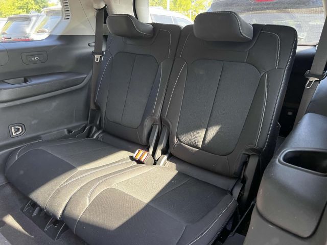 2021 Jeep Grand Cherokee L Laredo 4x4