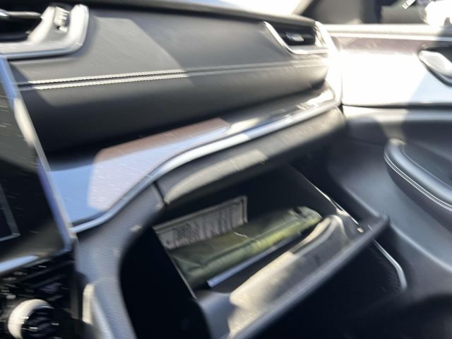 2021 Jeep Grand Cherokee L Laredo 4x4