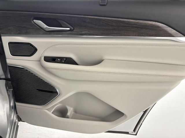 2021 Jeep Grand Cherokee L Overland 2021 Jeep Grand Cherokee L Overland