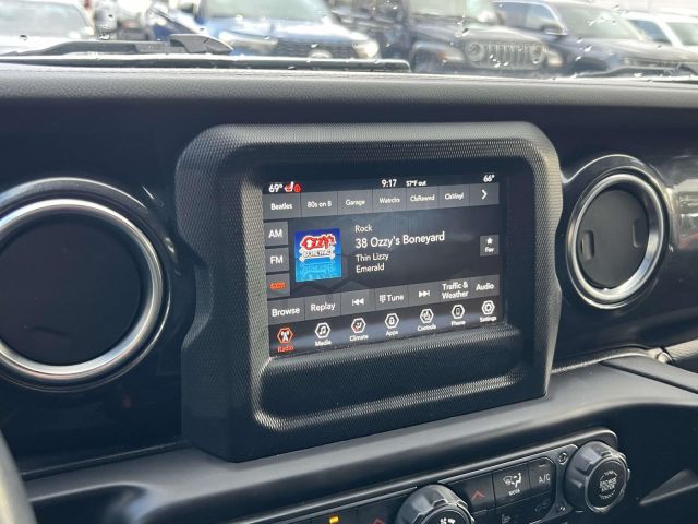 2021 Jeep Wrangler Unlimited Sahara Altitude 4x4