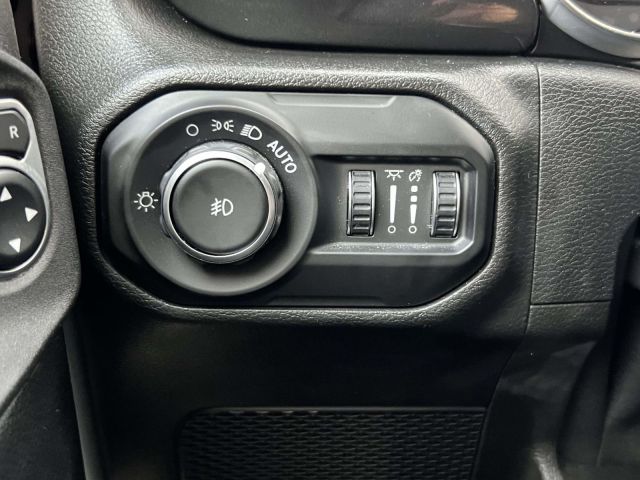 2021 Jeep Wrangler Unlimited Sahara Altitude 4x4