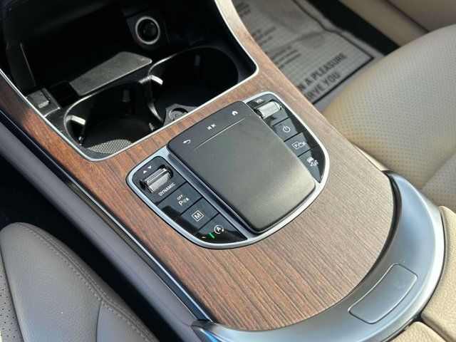 2021 Mercedes-Benz GLC GLC 300 2021 Mercedes-Benz GLC GLC 300