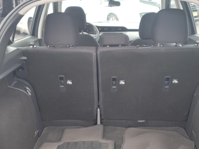 2021 Nissan Kicks SV FWD